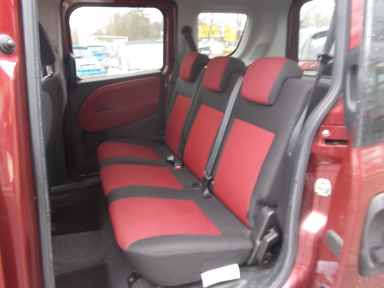 Fahrzeugabbildung Fiat Doblo 1.4 T-Jet 16V Natural Power