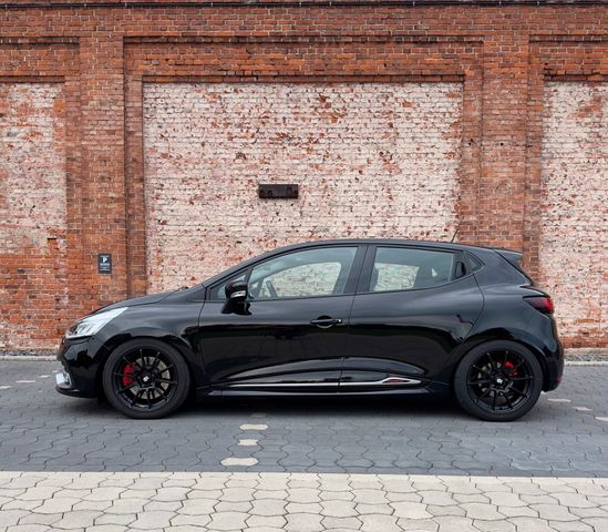 Renault Clio RS 220 Trophy