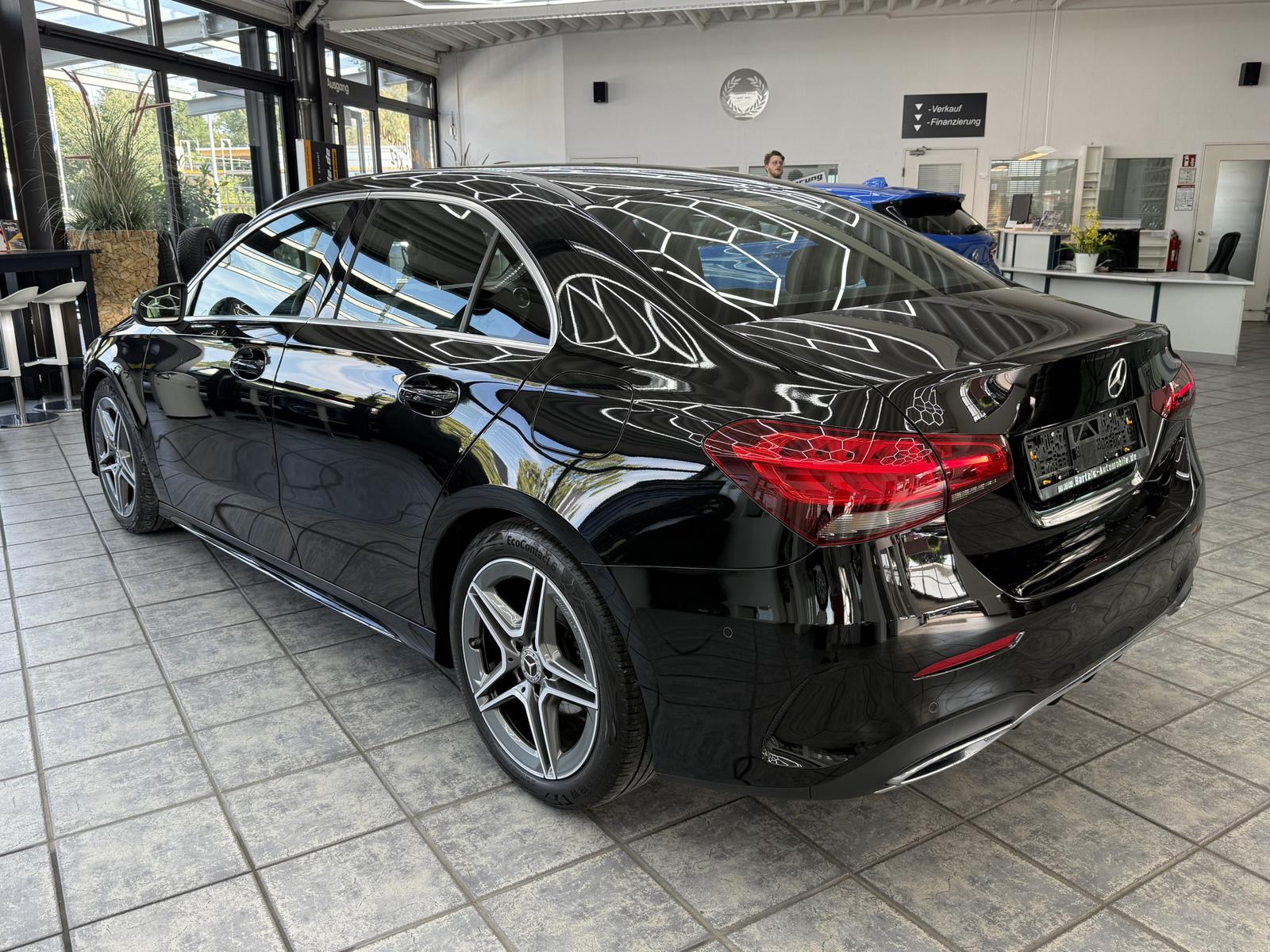 Mercedes-Benz A-Class AMG Line, Leder Alcantara, MB Service Neu!, миниатюра 6