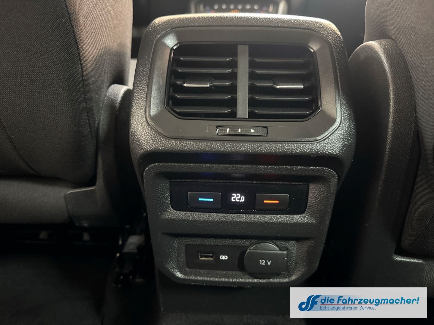 Fahrzeugabbildung Volkswagen Tiguan Comfortline BMT Start-Stopp 4Motion Navi