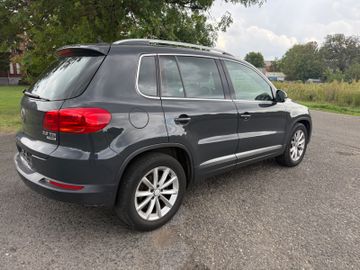 Volkswagen Tiguan - 4