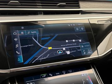 Audi A8 - 8