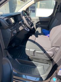 Bild 13 Opel Vivaro Kombi XL 9 Sitze 8 AT FLÜGELTÜREN
