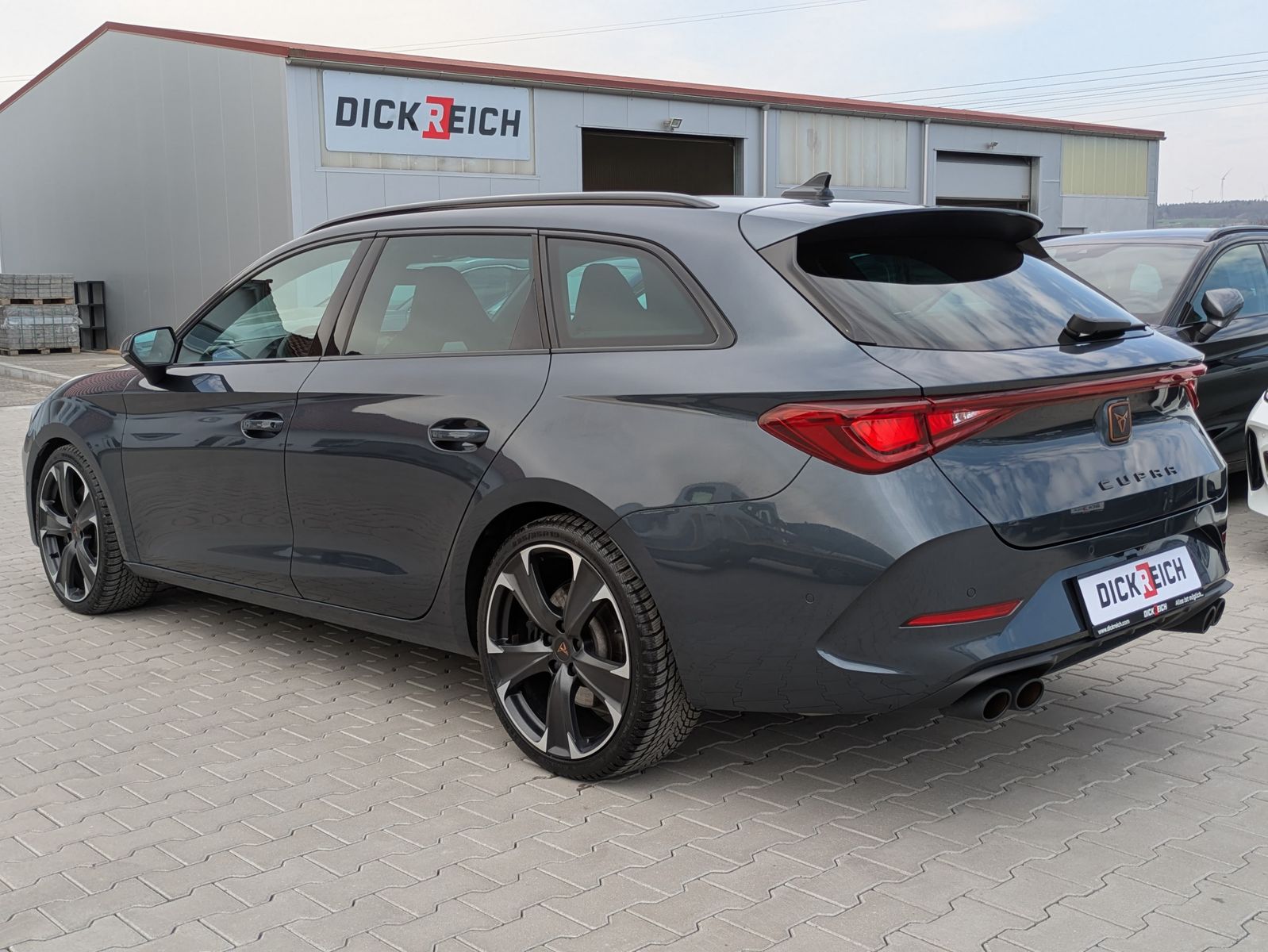 Fahrzeugabbildung CUPRA Leon VZ 2.0TSI 4Drive ACC*PANO*MATRIX*DCC*LM19"
