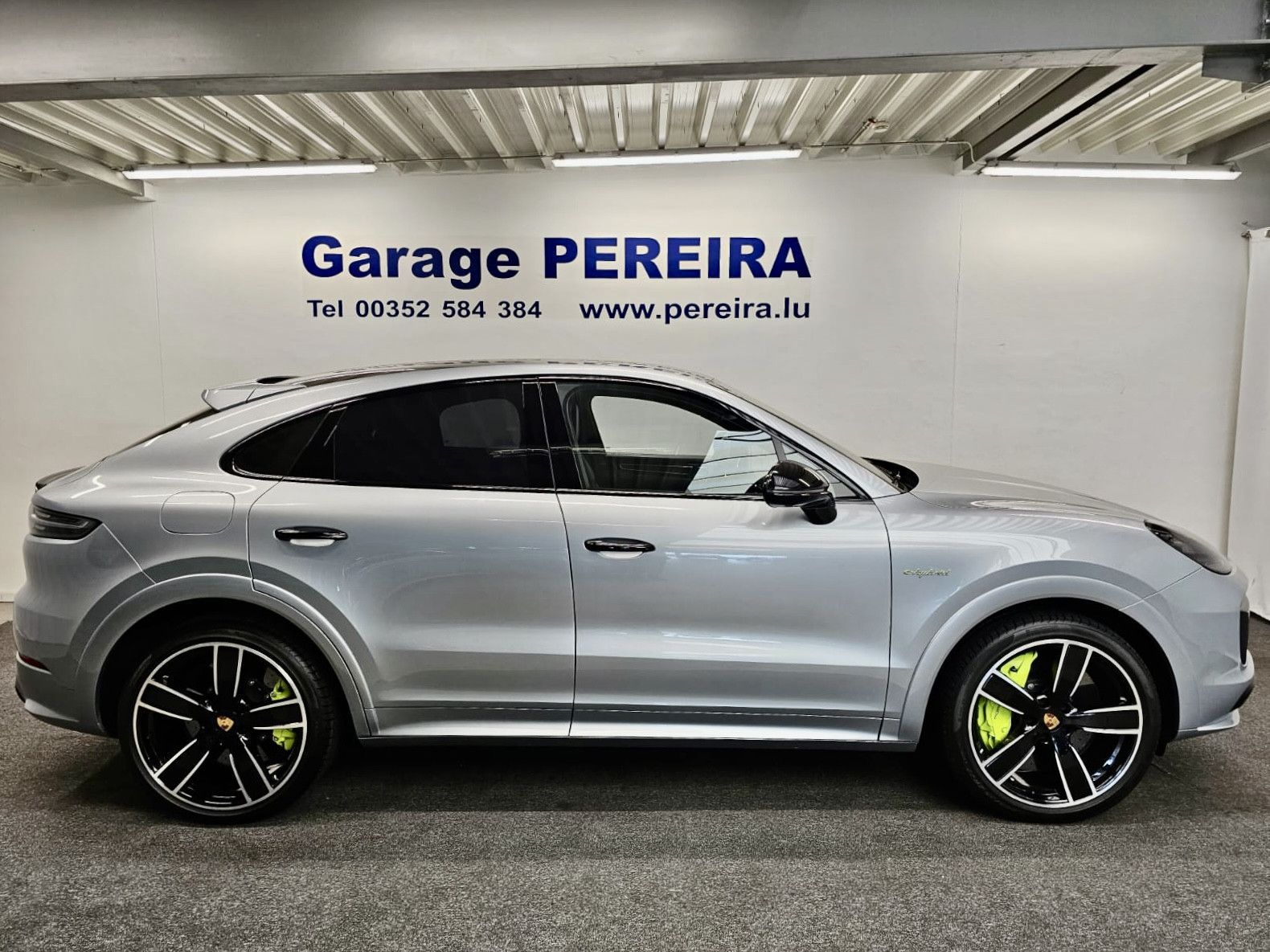 Porsche Cayenne COUPE TURBO S E-HYBRID KERAMIK SPORT PAK imagem 2