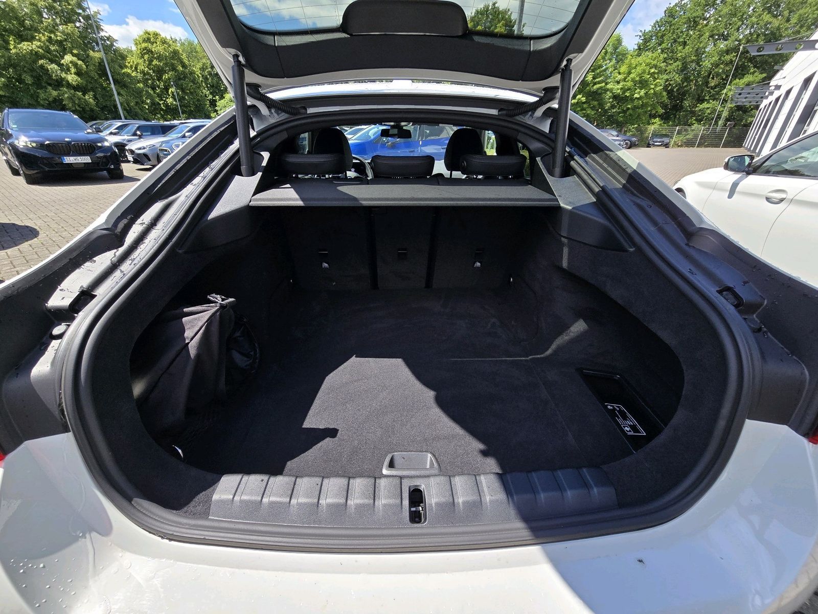 BMW i4 - Bild 15