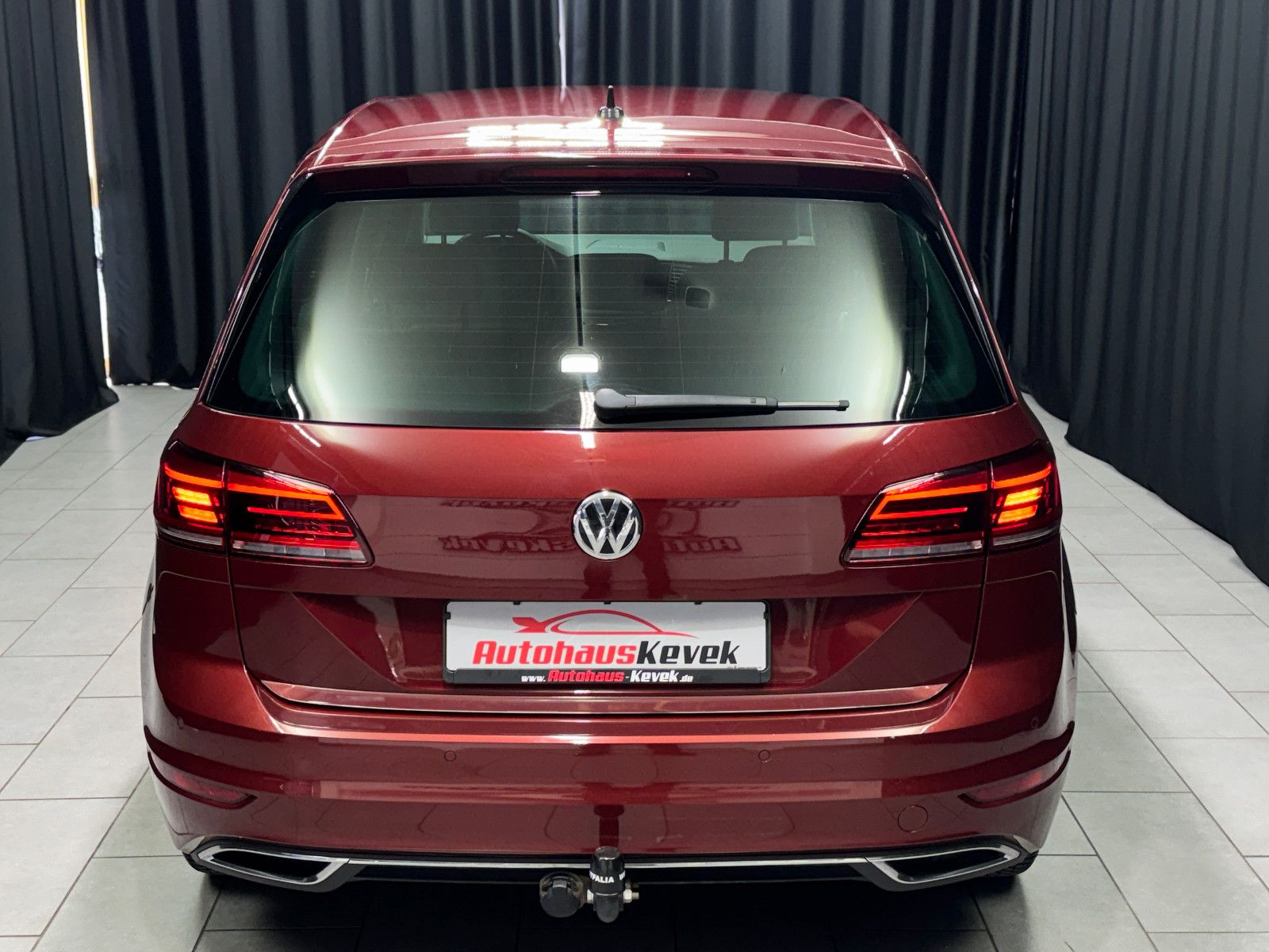 Fahrzeugabbildung Volkswagen Golf Sportsvan VII 1.5TSI  Highline|NAVI|KAMERA