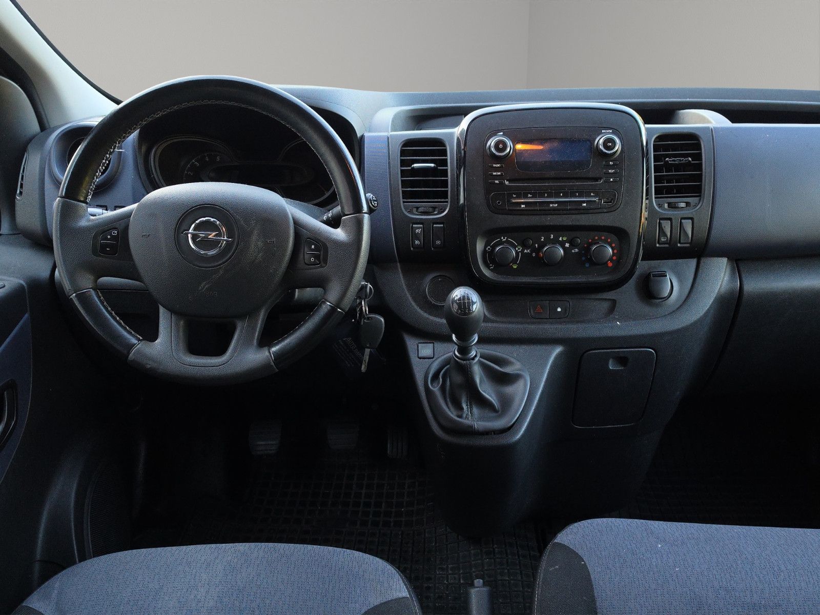 Fahrzeugabbildung Opel Vivaro B Kasten/Kombi Combi L1H1 2,7t 9-SITZER