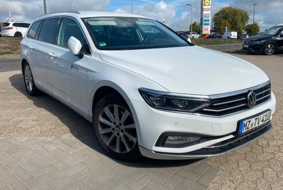 Volkswagen Passat Variant 2.0TDI IQ.LIGHT*ACC*AHK*RFK*ALC/L