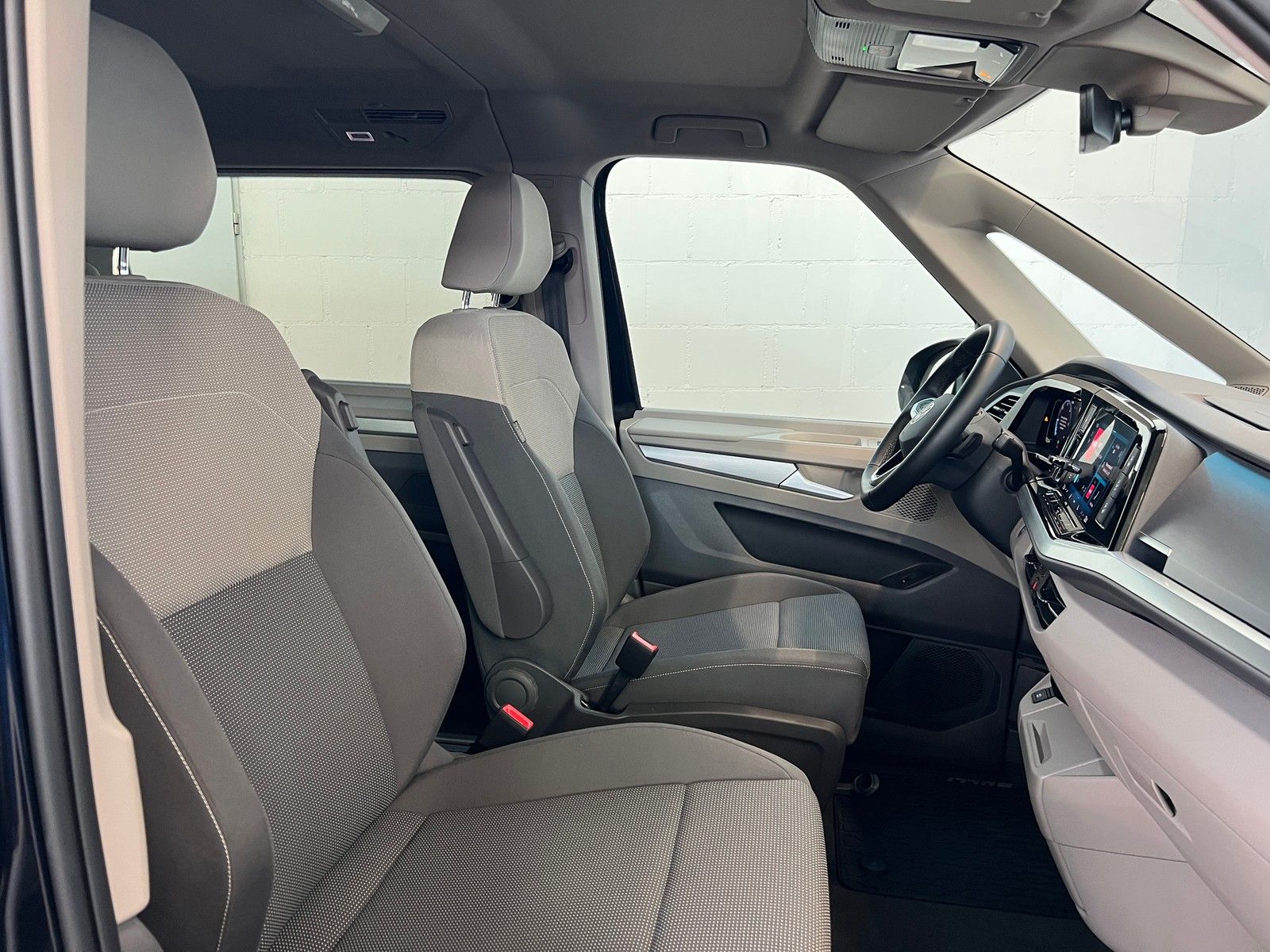 Fahrzeugabbildung Volkswagen T7 Multivan Life 2,0 TDI DSG +7 Sitzer +Easy Op