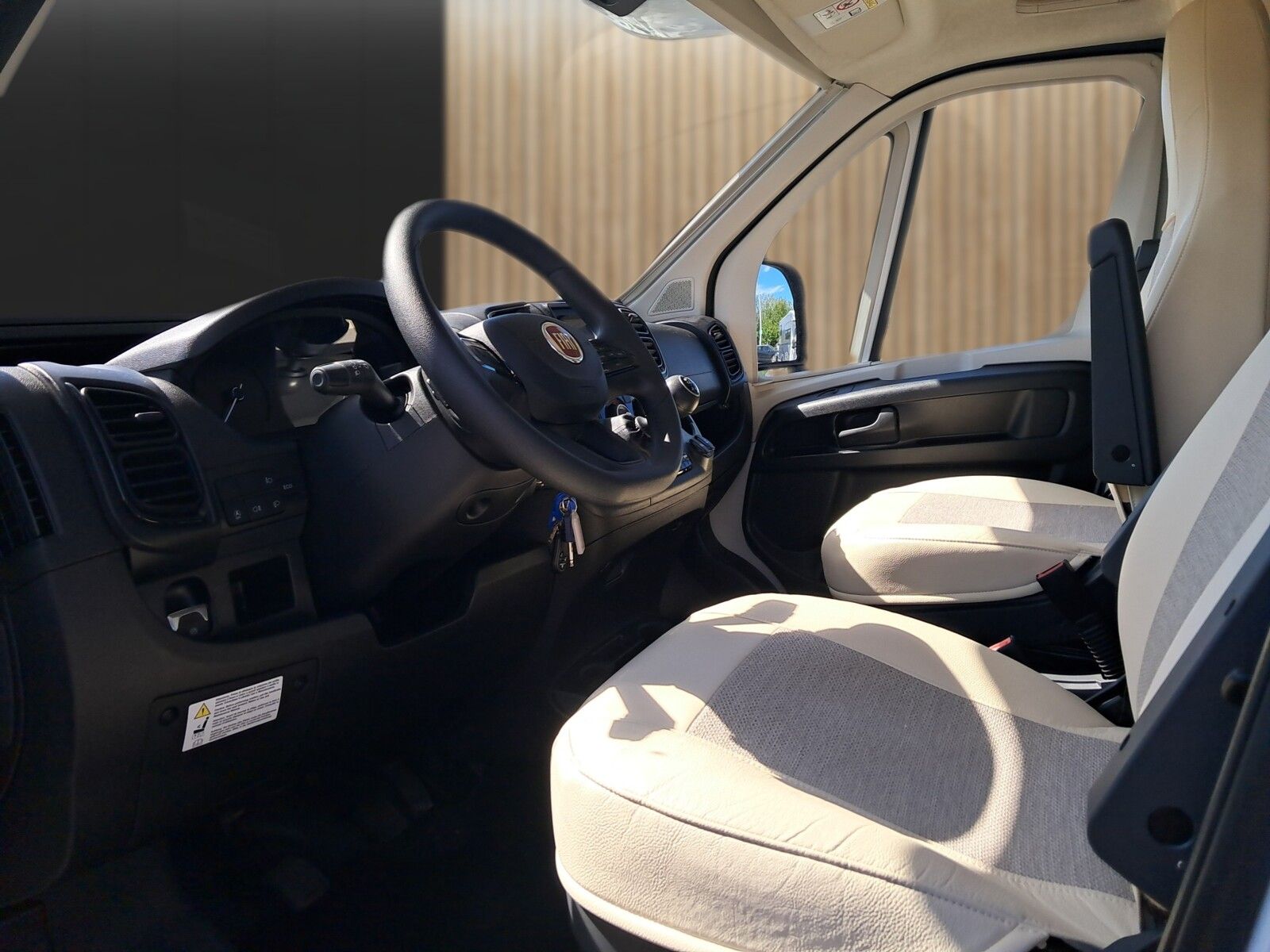 Fahrzeugabbildung Eura Mobil Activa One 690 HB Sat/TV Markise Navi Radträger