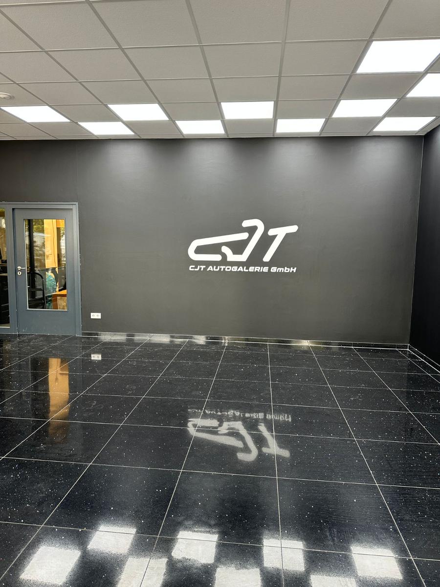 showroom-image-top