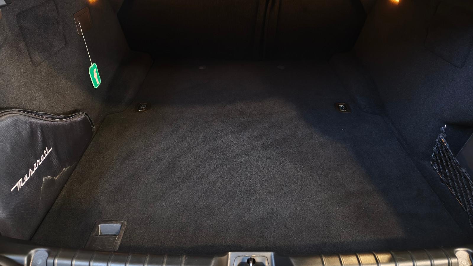 MASERATI GHIBLI V6 3.0 275 CH BVA - VOLANT EN CUIR - BI-XENON - CUIR - GPS - CHAUFFAGE STATIONNAIRE