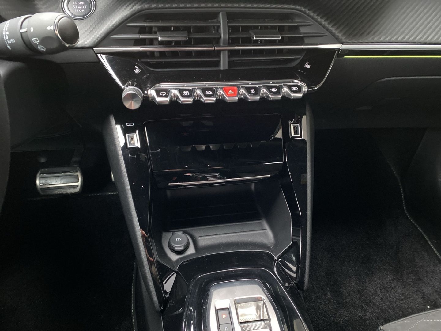 Fahrzeugabbildung Peugeot 2008 e- GT Elektromotor 136 *Sitzheizung*ACC*Kam