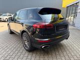 Porsche Cayenne Diesel Platinum Edition/SPORT CHRONO/PAN - Porsche Cayenne mit Diesel-Antrieb: Beheizbares Lenkrad