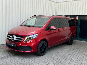 Mercedes V 220 - 1