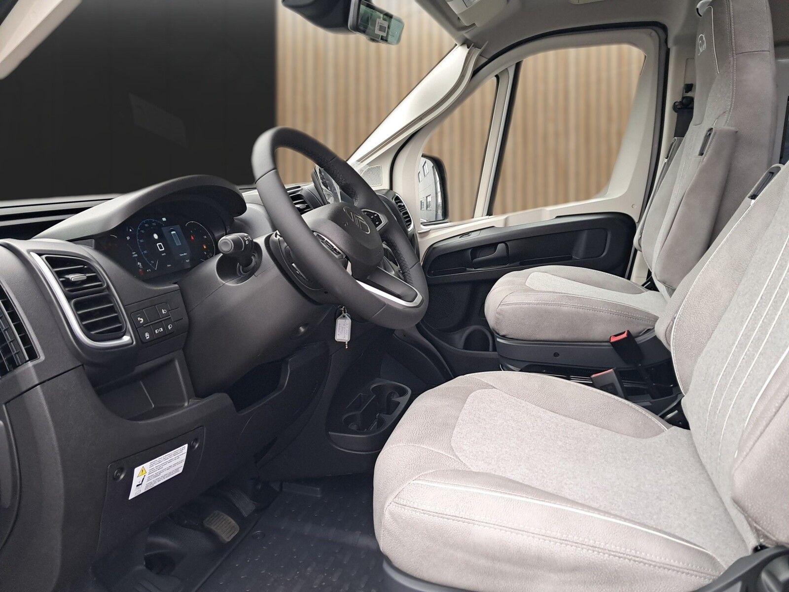 Fahrzeugabbildung Pössl Summit Shine 600 LR Citroen Markise,Solar,Autom.