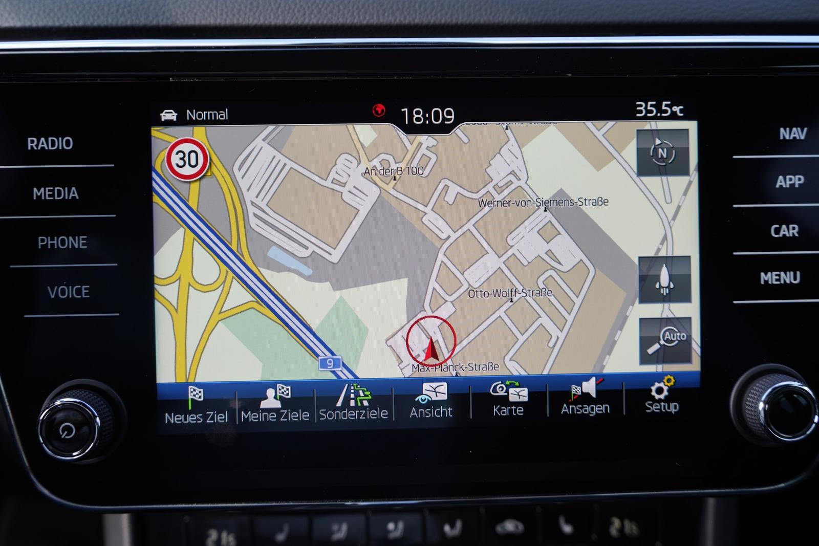 Skoda Superb Combi 2.0TSI Sportline DSG LED Panorama