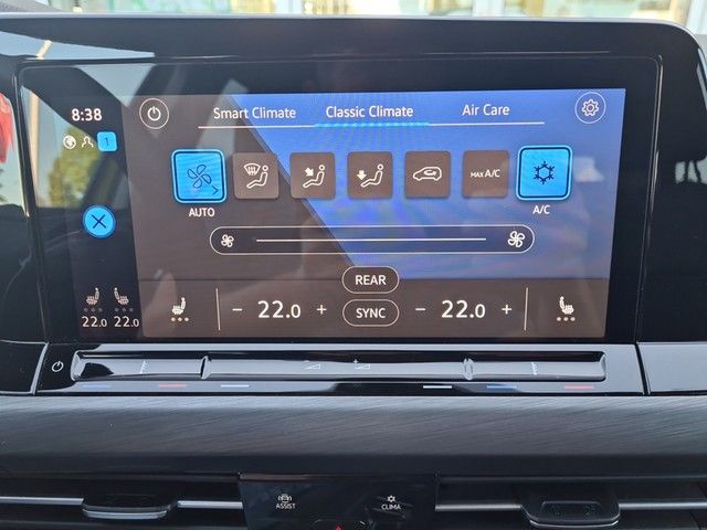 Fahrzeugabbildung Volkswagen Golf VIII Style LED ACC AID HUD NAVI PDC SHZ LED