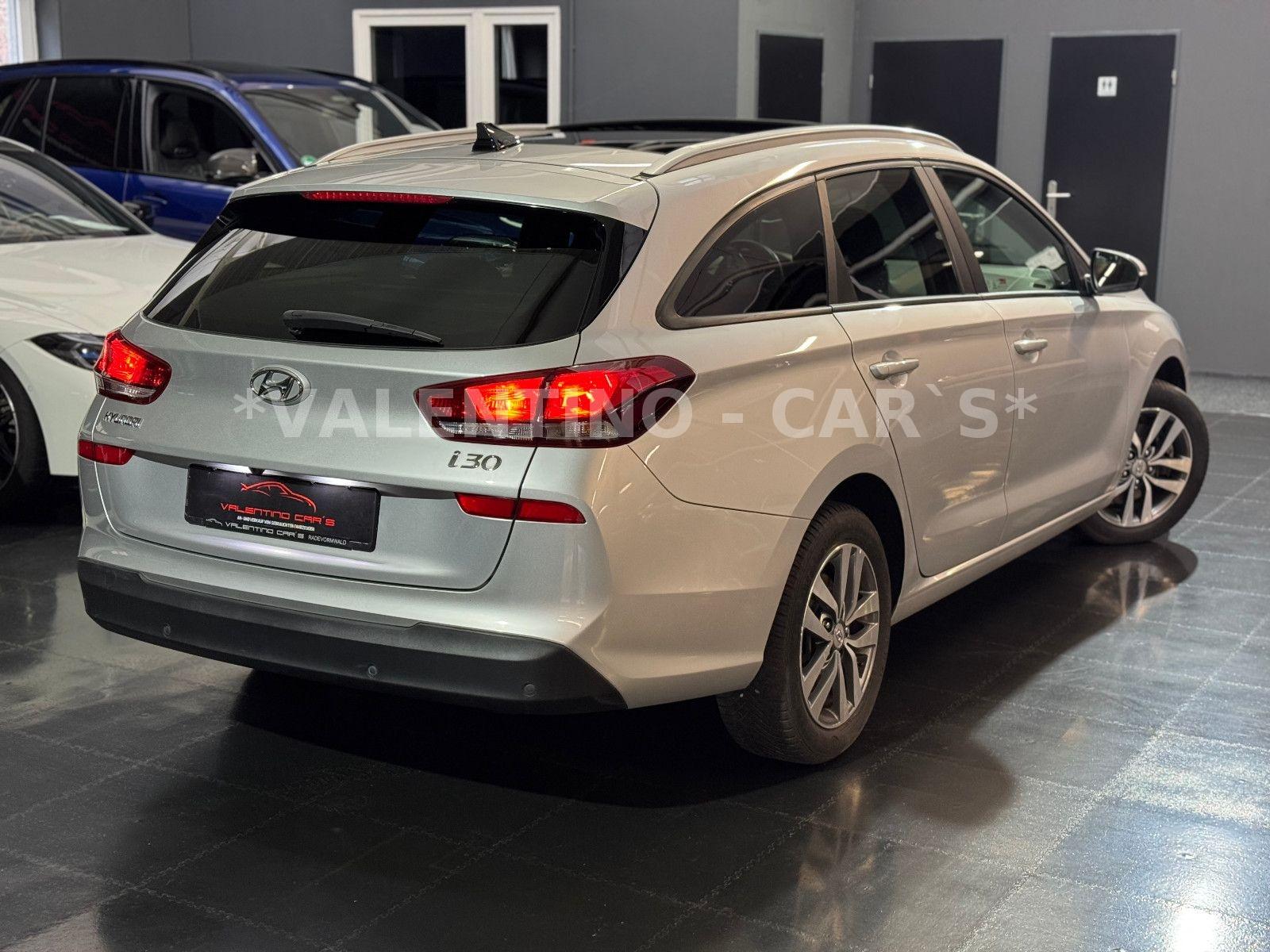 Hyundai i30 cw Family + Nav/Kamera/Temp/Shz/Lhz/Pano/Led