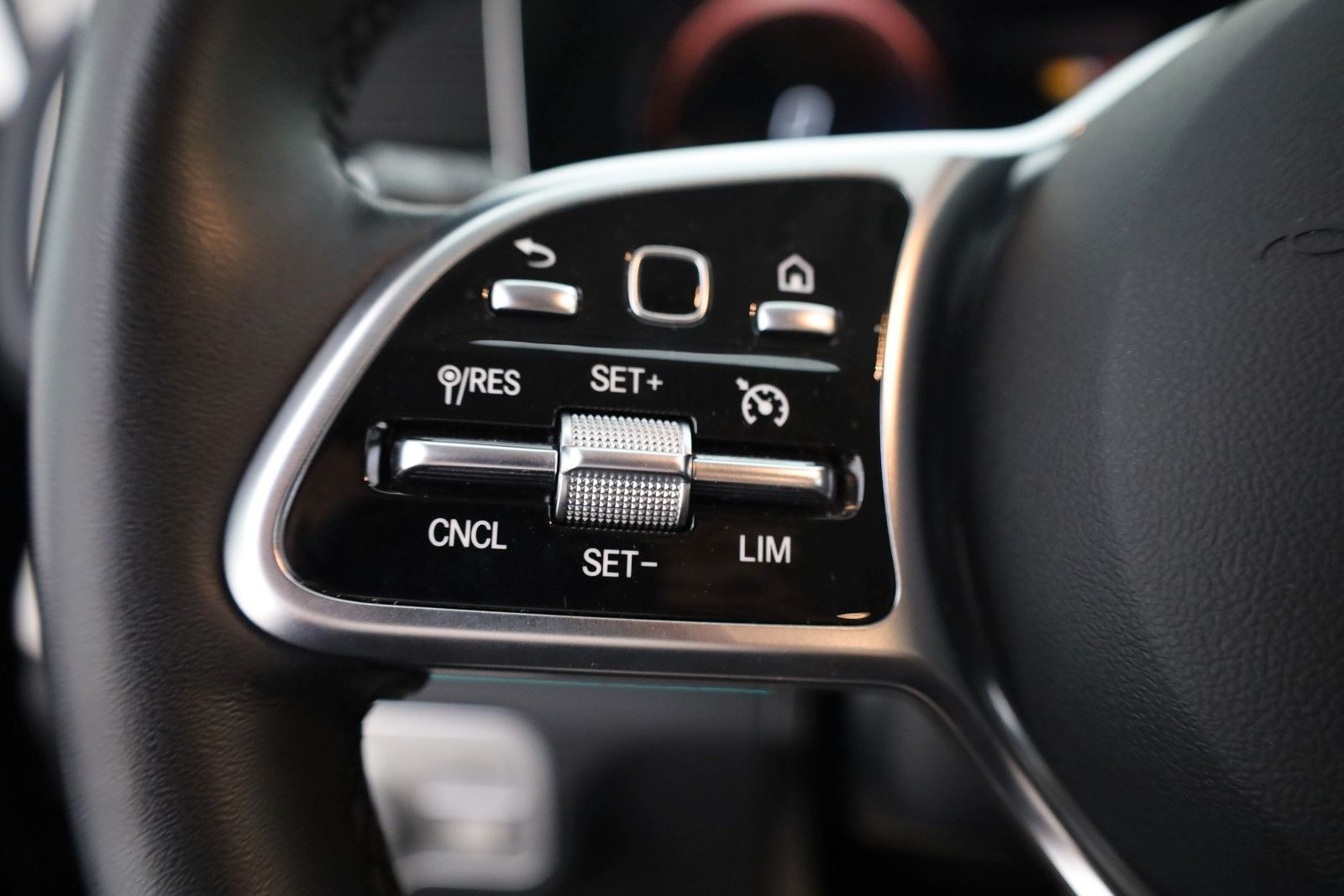 Fahrzeugabbildung Mercedes-Benz GLE 350de 4M AMG Line Navi,SH,Kamera,AHK,SR+WR