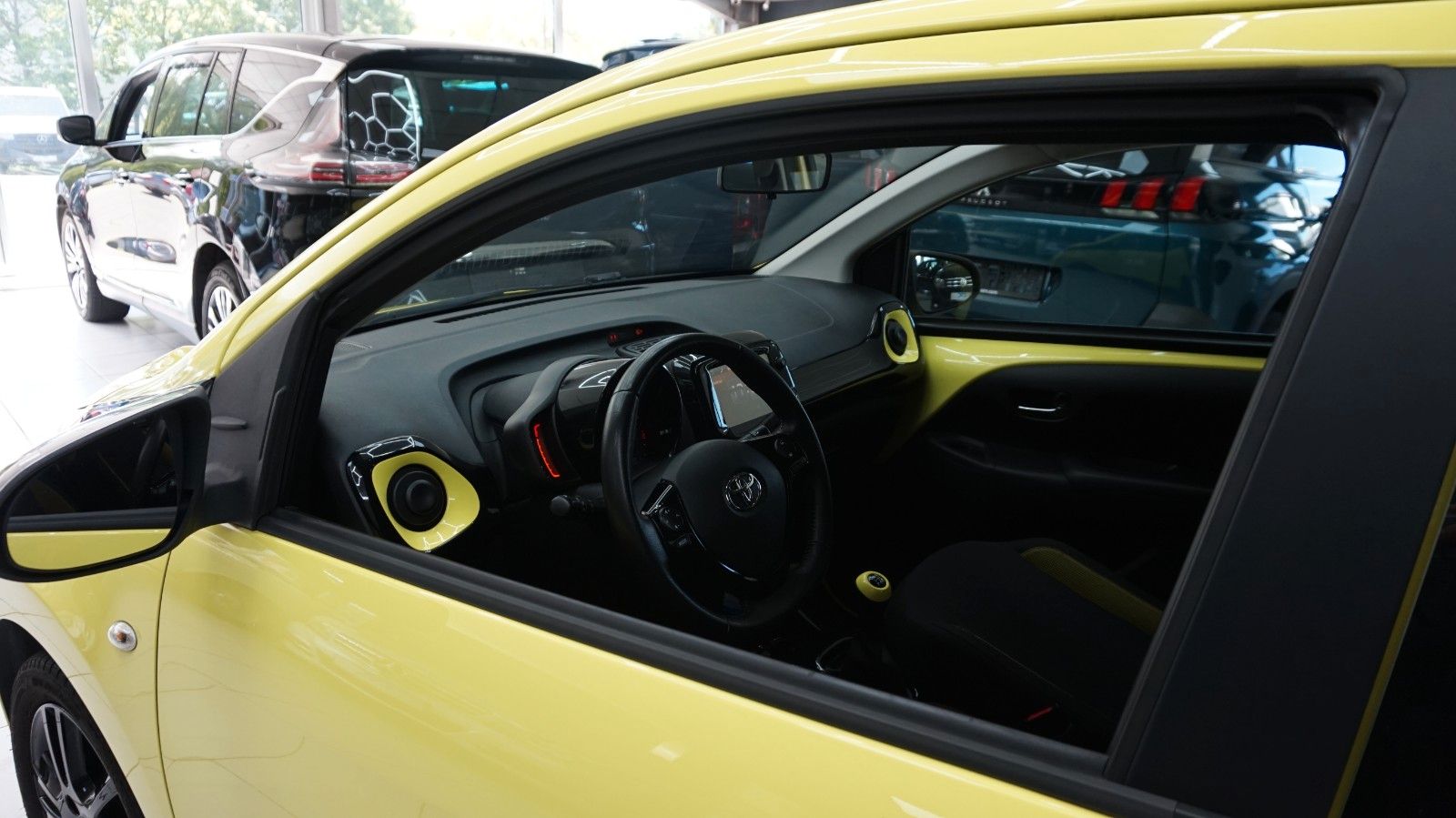 Fahrzeugabbildung Toyota Aygo x-cite nur 4,1 Liter durchs. Verbrauch