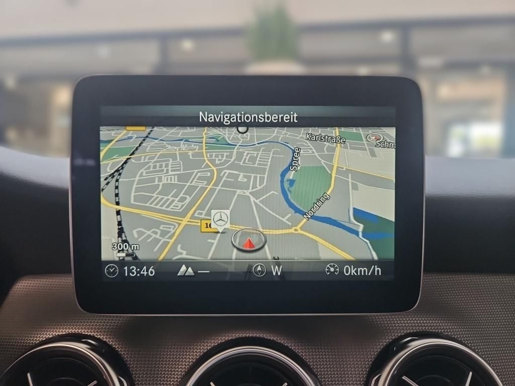 Fahrzeugabbildung Mercedes-Benz GLA 180 Urban AHK LED SHZ Navi GRA el.Heck KAM