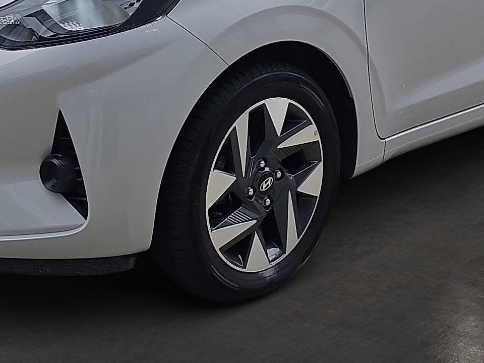 Fahrzeugabbildung Hyundai i10 1.2i 84PS Trend