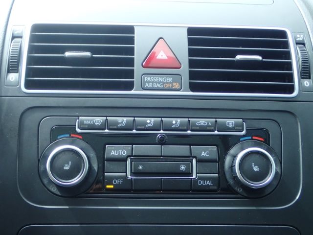 Fahrzeugabbildung Volkswagen Touran 1.4 TSI Comfortline 7-Sitzer SHZ PDCv+h L