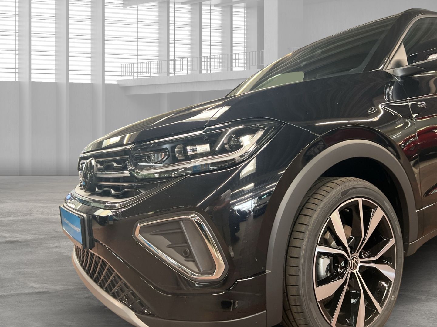 Fahrzeugabbildung Volkswagen T-Cross R-Line 1.0 TSI Sportpaket AHK-abnehmbar