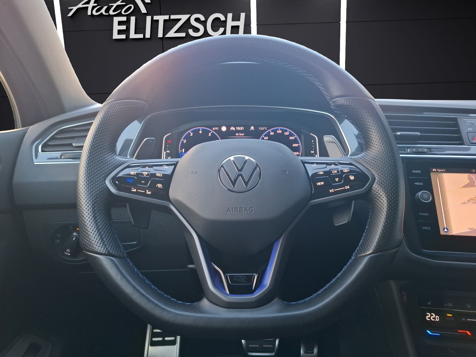 Fahrzeugabbildung Volkswagen Tiguan R DSG 4M Matrix AHK Navi AID ACC RFK SH 2