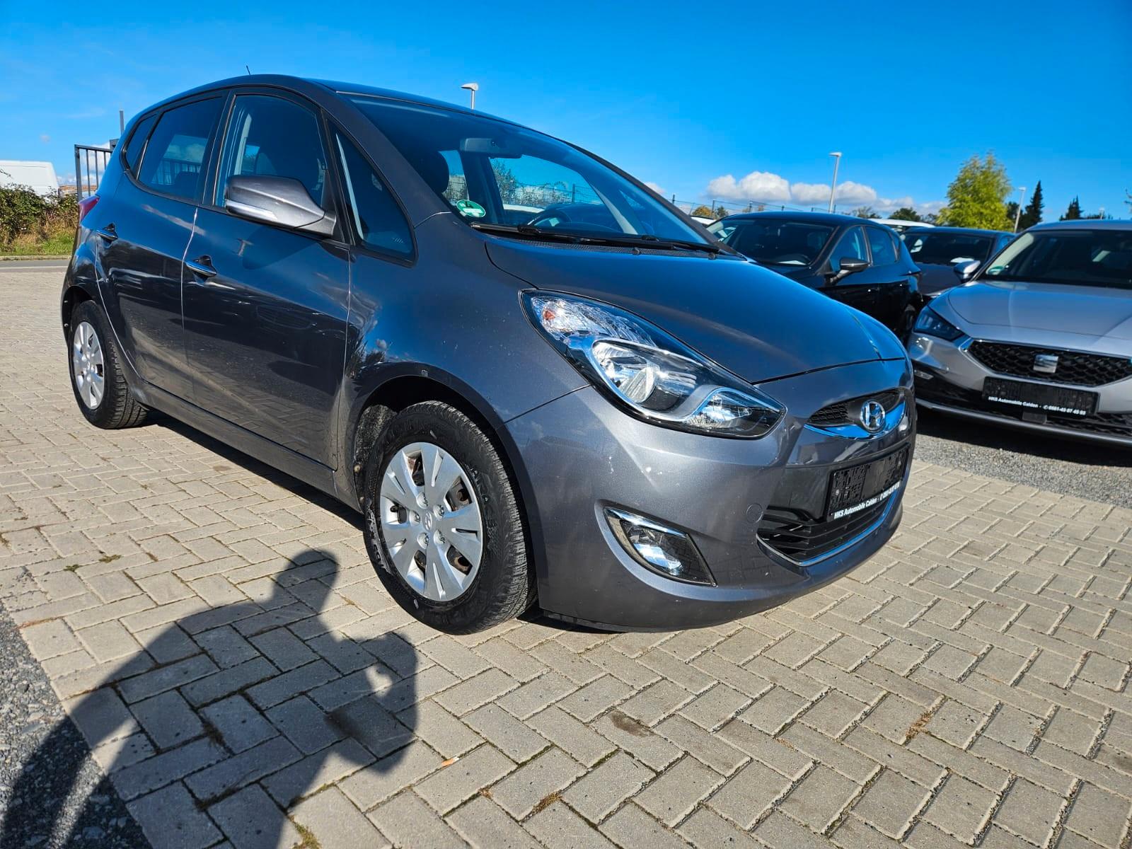 Hyundai ix20 2011 — салон