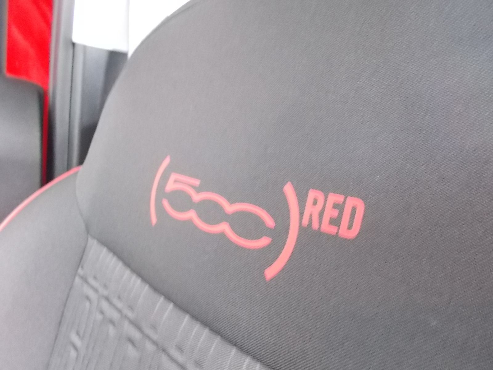 Fahrzeugabbildung Fiat 500e Red EDITION 42 kWh WENIG KILOMETER