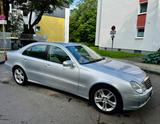 Mercedes-Benz E280 Elegance sehr gepflegt+StHz+TV+Kindersitze - Mercedes-Benz E 280 in Essen