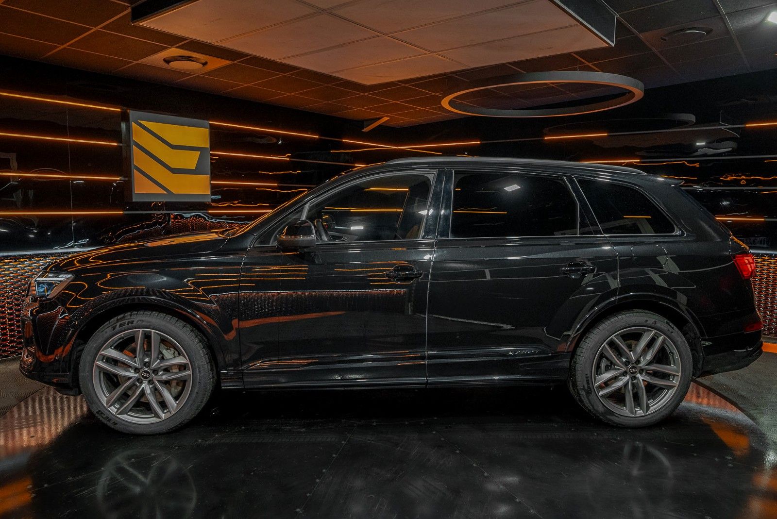 Audi Q7 55 TFSIE S Line*HUD*heated seats*Matrix LED imagem 2