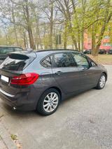 BMW 220d AUT Sport Line Leder Kamera Navi+Unfallfrei - BMW 220 Active Tourer von privat