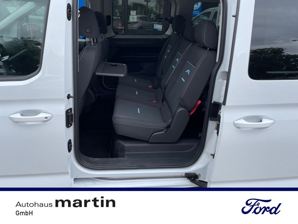 Fahrzeugabbildung Ford Tourneo Connect 2.0 Grand Active NAVI LED PANO