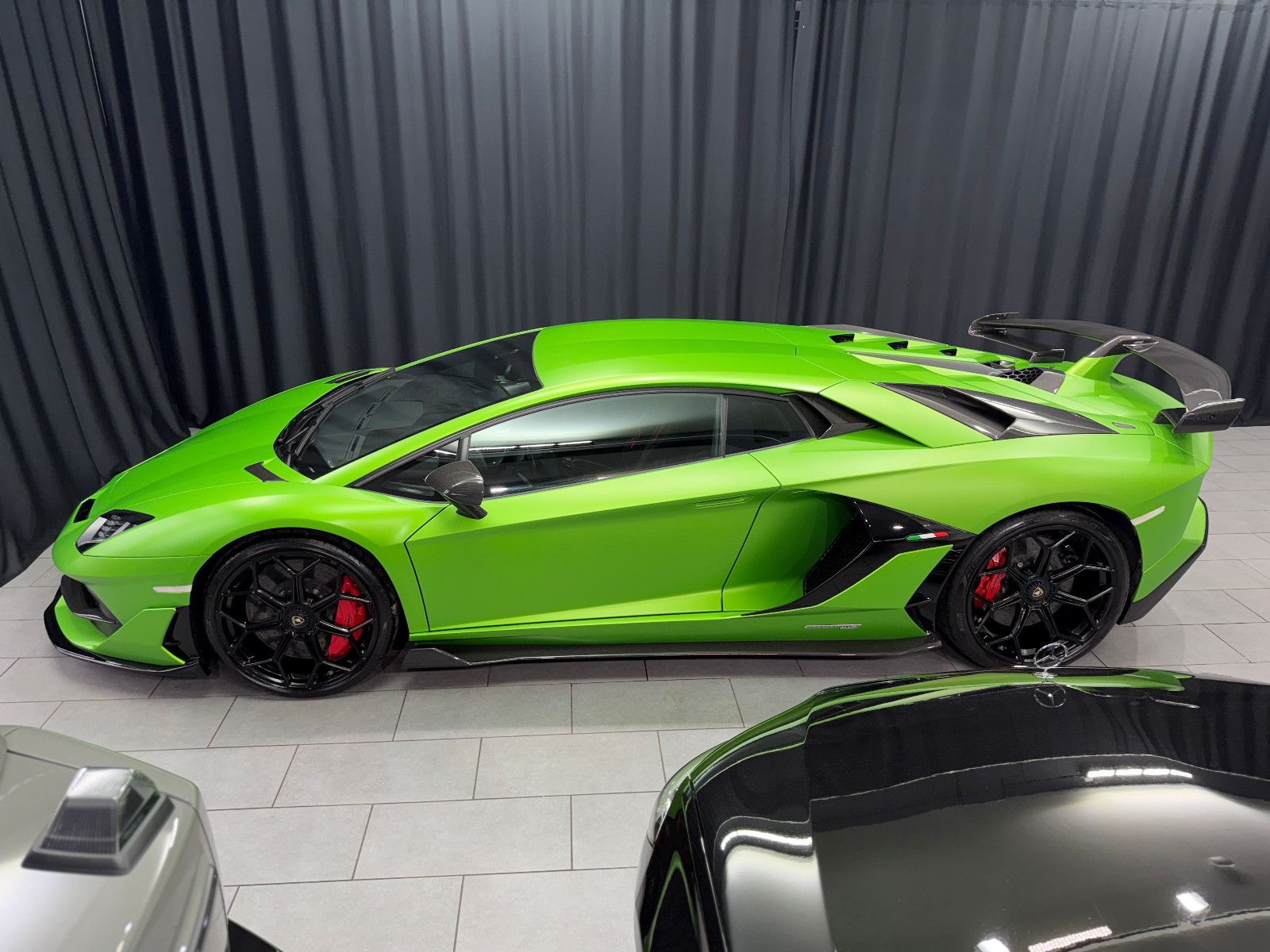 Fahrzeugabbildung Lamborghini Aventador SVJ | FULL CARBON|LIFT|SENSONUM|PPF|
