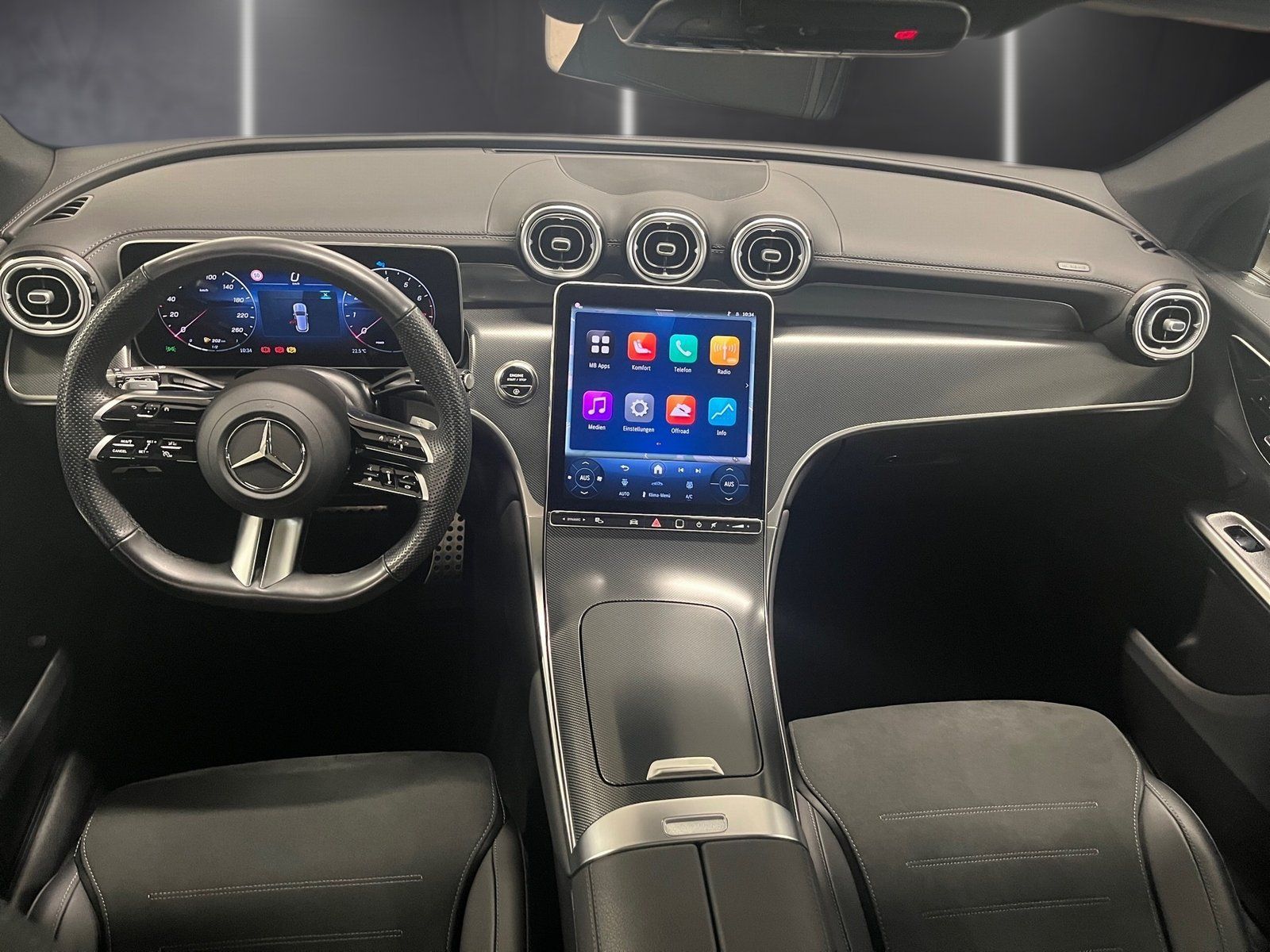 Fahrzeugabbildung Mercedes-Benz GLC 200 4M AMG*AHK*Distro*360°*Pano*Night*LED*