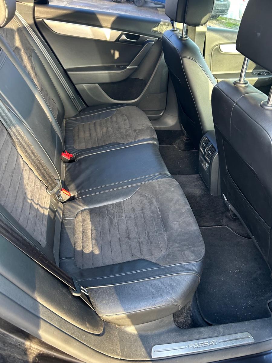 Volkswagen Passat 2011 — photo 8