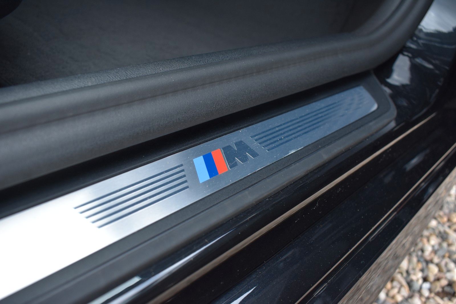 Fahrzeugabbildung BMW 530d Touring xDrive MSport LASER/HUD/KEYLESS/AHK