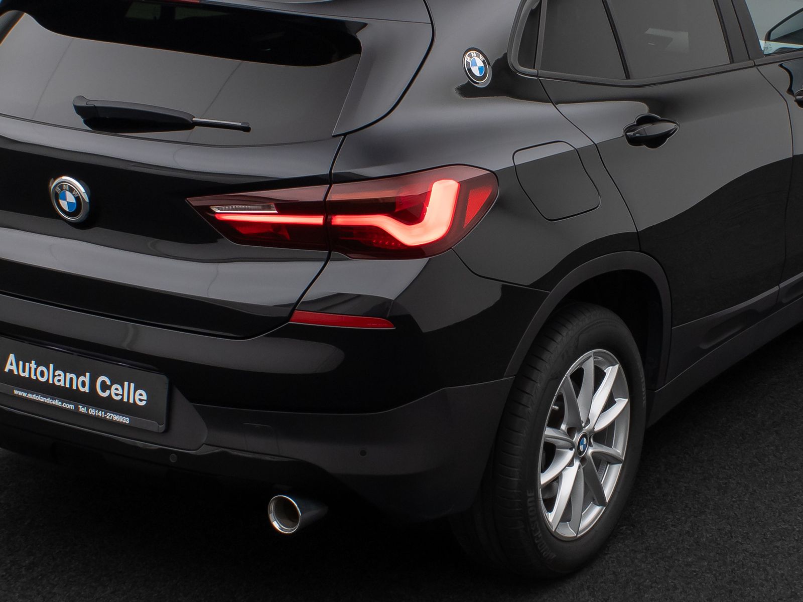 Fahrzeugabbildung BMW X2 sD20d Panorama NaviPlus HUD DAB HiFi Alarm