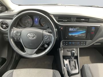 Toyota Auris Touring Sports - 11