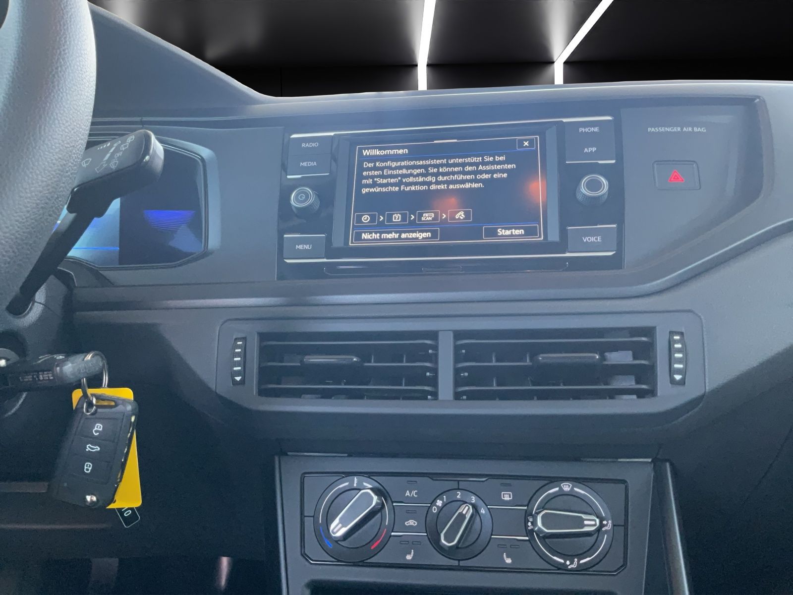 Fahrzeugabbildung Volkswagen Taigo TSI LED VC PDC GRA Lane Assist