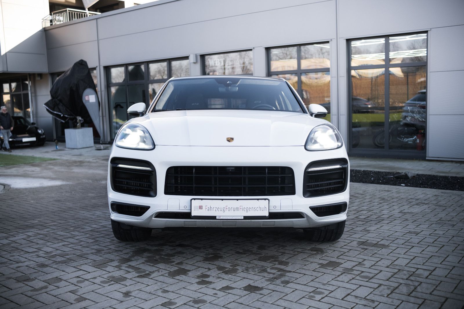 Fahrzeugabbildung Porsche Cayenne Coupe GTS--PASM-360*-2+1-LED-BOSE