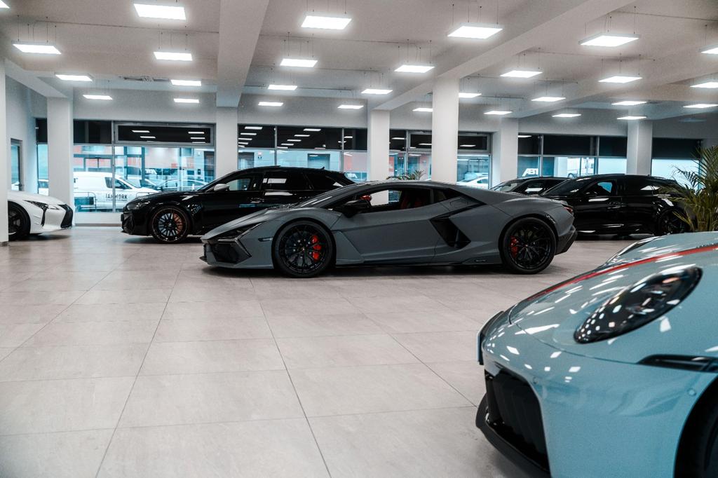 Lamborghini Revuelto