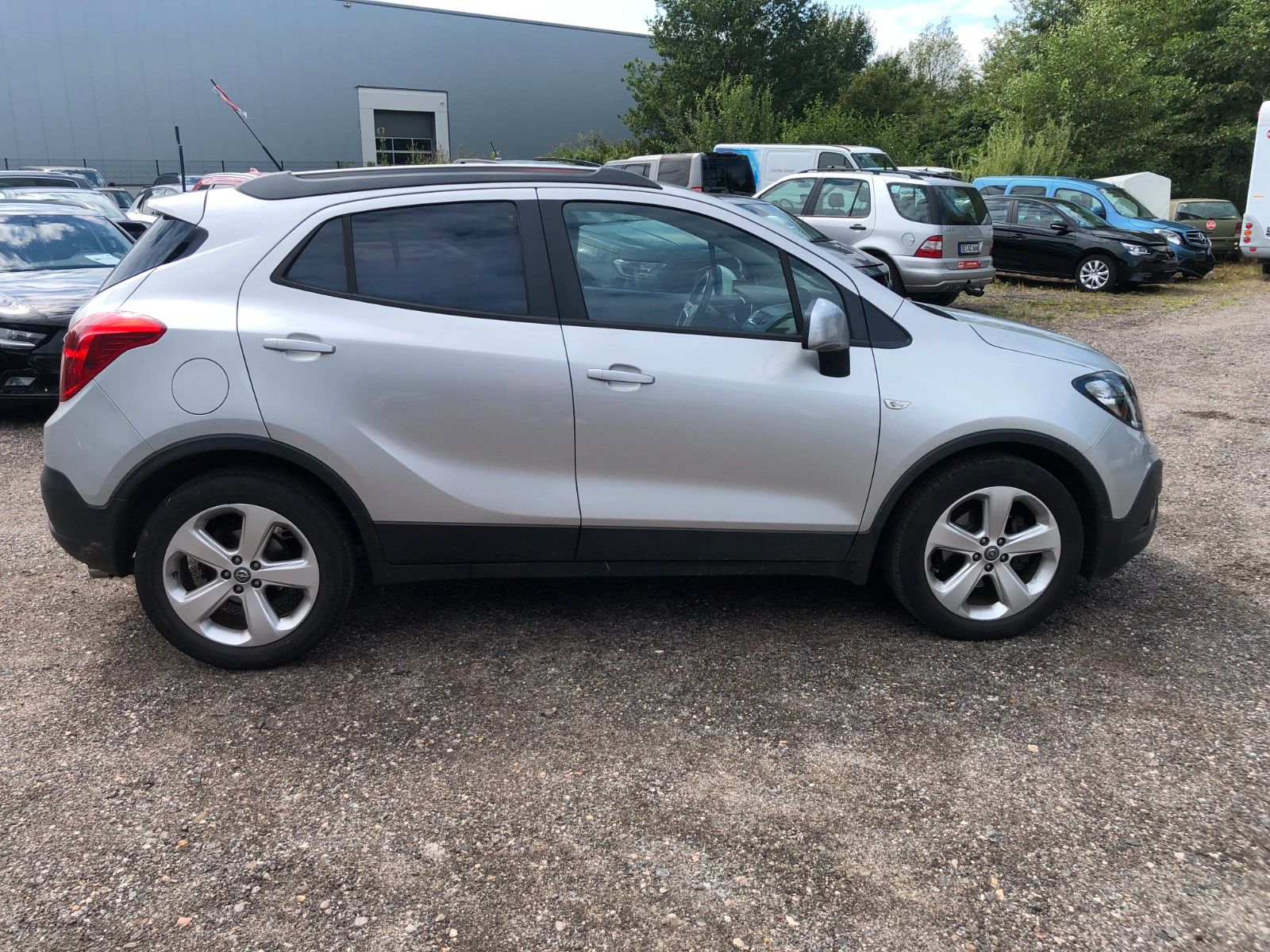 Fahrzeugabbildung Opel Mokka Edition leichter Schaden Fahrerseite