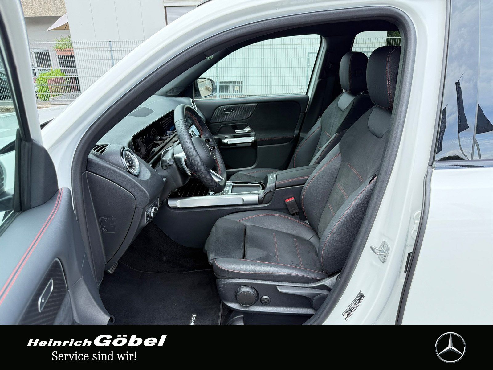 Fahrzeugabbildung Mercedes-Benz GLB 200 AMG-ADV+ NP KAM KLG-KP TW SPA LED AMB