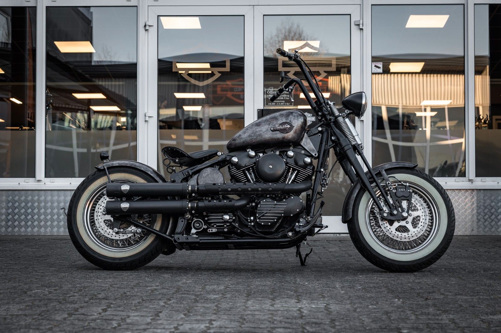 Fahrzeugabbildung Harley-Davidson Softail FAT BOY FLSTF - CUSTOM UMBAU - VERGASER