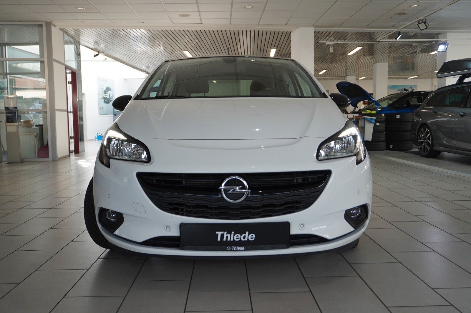 Fahrzeugabbildung Opel Corsa E 1.2 COLOR EDIT. AUTOM. LED/SHZ/SPORT/USB